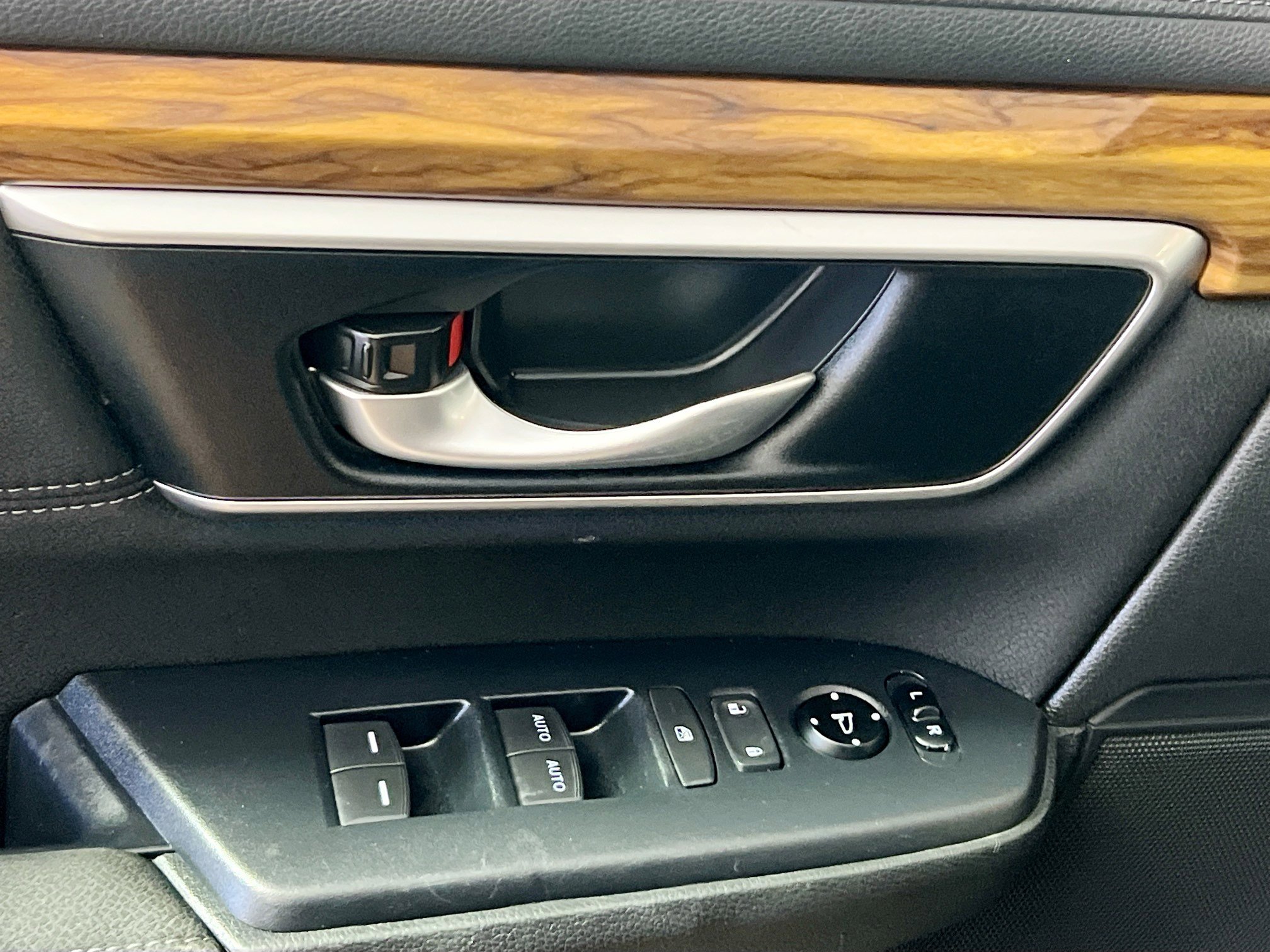 Used 2019 Honda CR-V EX image 16