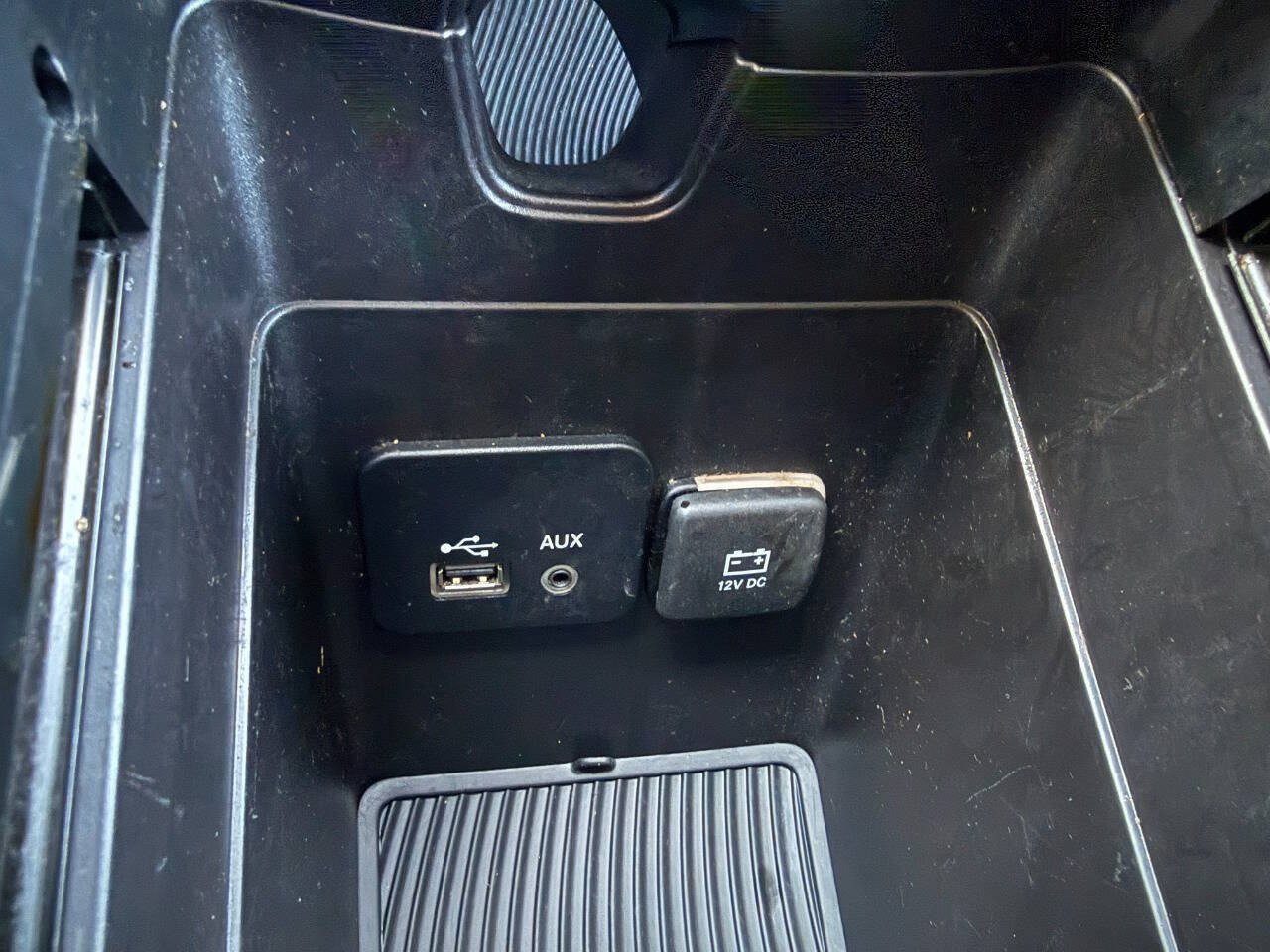 Used 2015 Chrysler 200 Limited FWD image 18