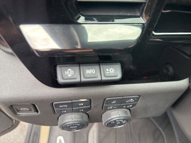 Used 2023 Chevrolet Silverado 1500 ZR2 w/ Technology Package AWD/4WD image 18