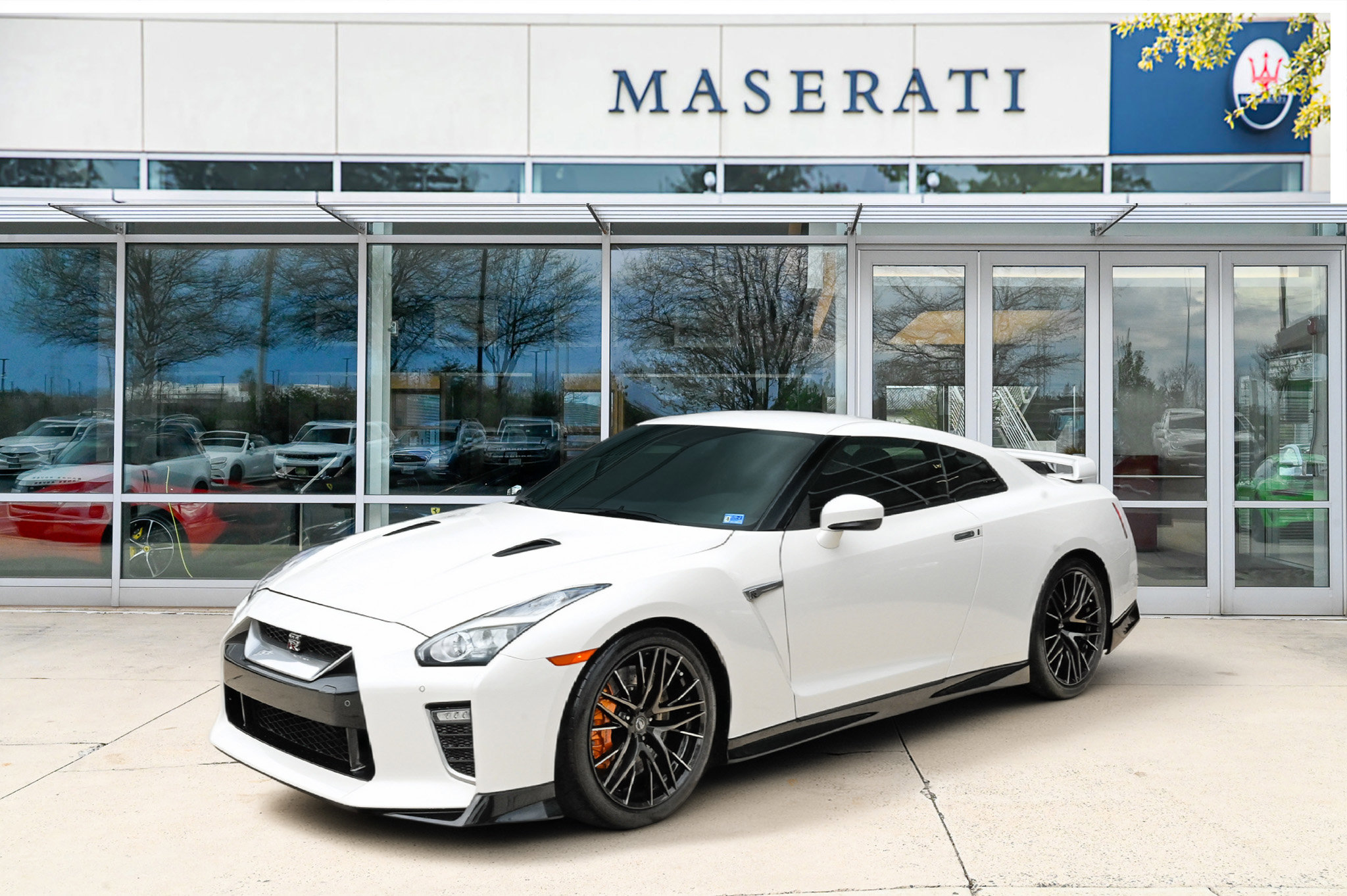 Used 2021 Nissan GT-R Premium AWD/4WD image 1