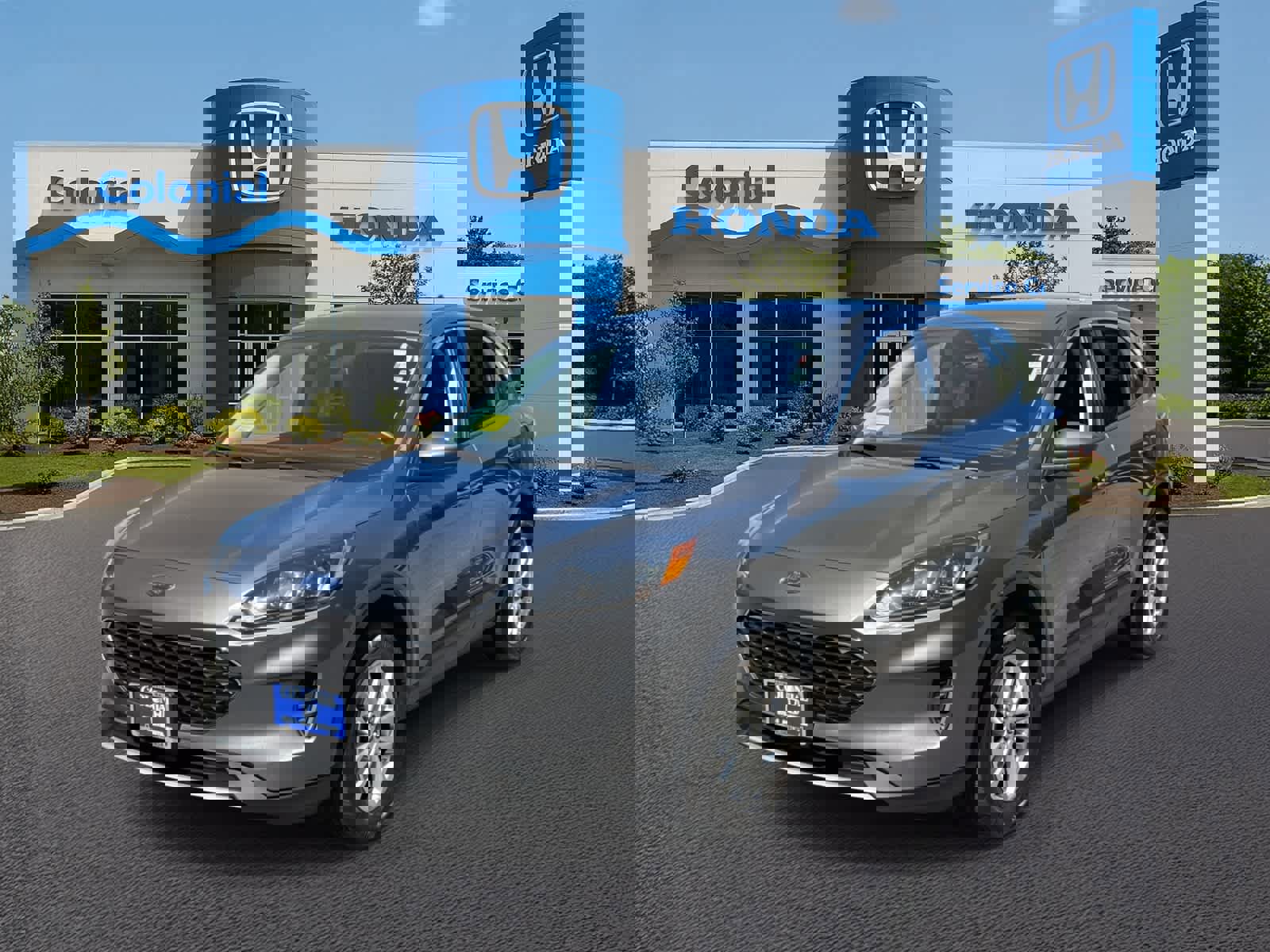 Used 2022 Ford Escape SE image 1