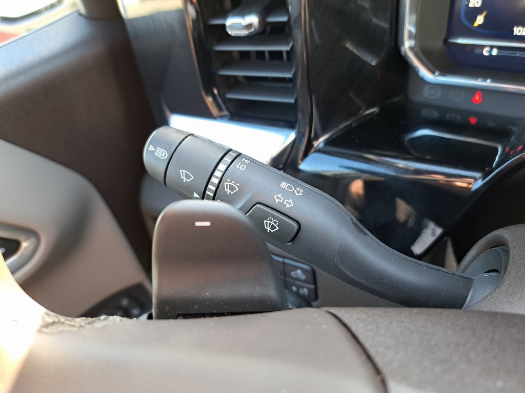 Used 2025 Chevrolet Silverado 1500 LTZ w/ LTZ Premium Package image 24