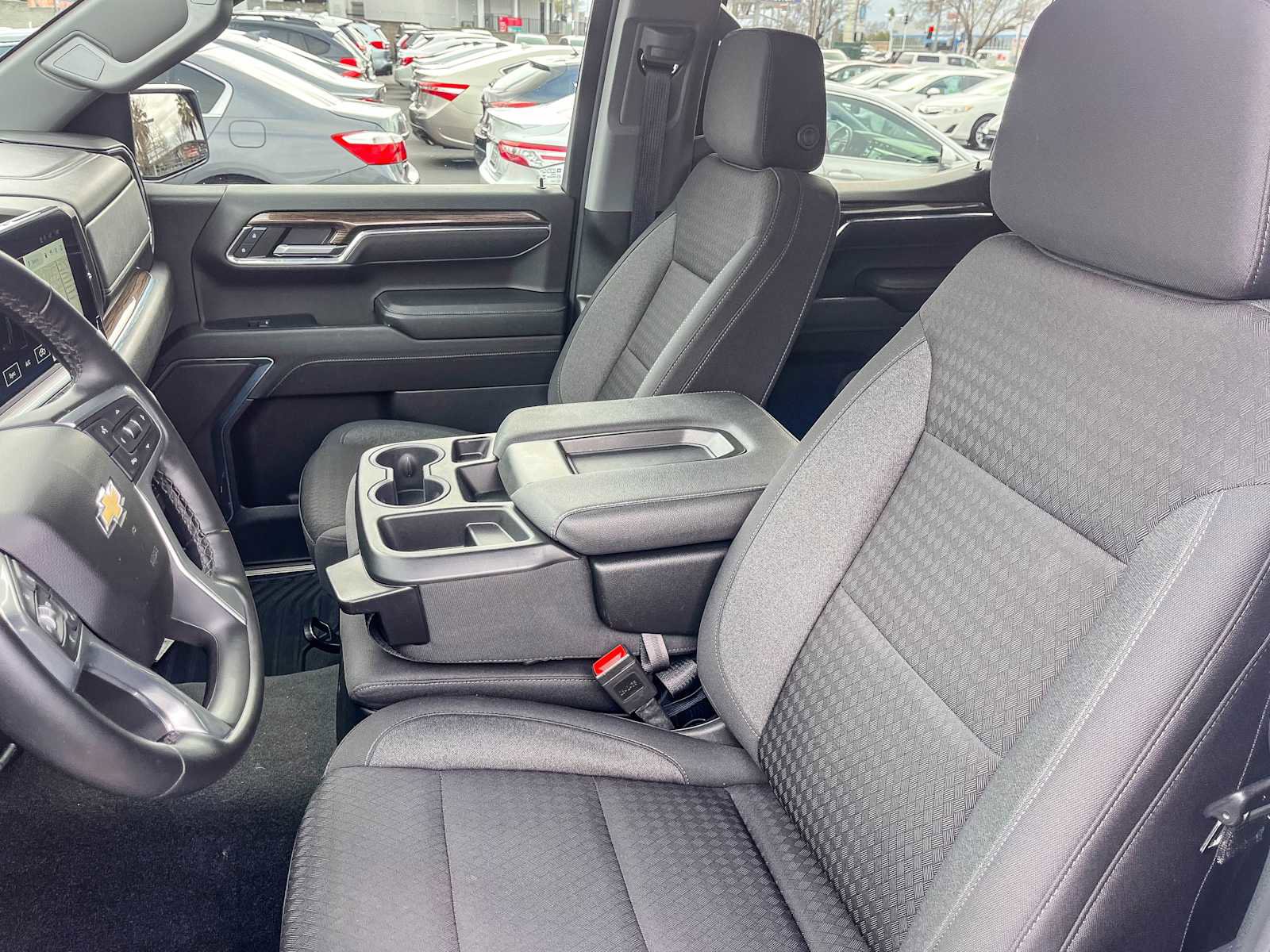 Used 2024 Chevrolet Silverado 1500 LT image 16