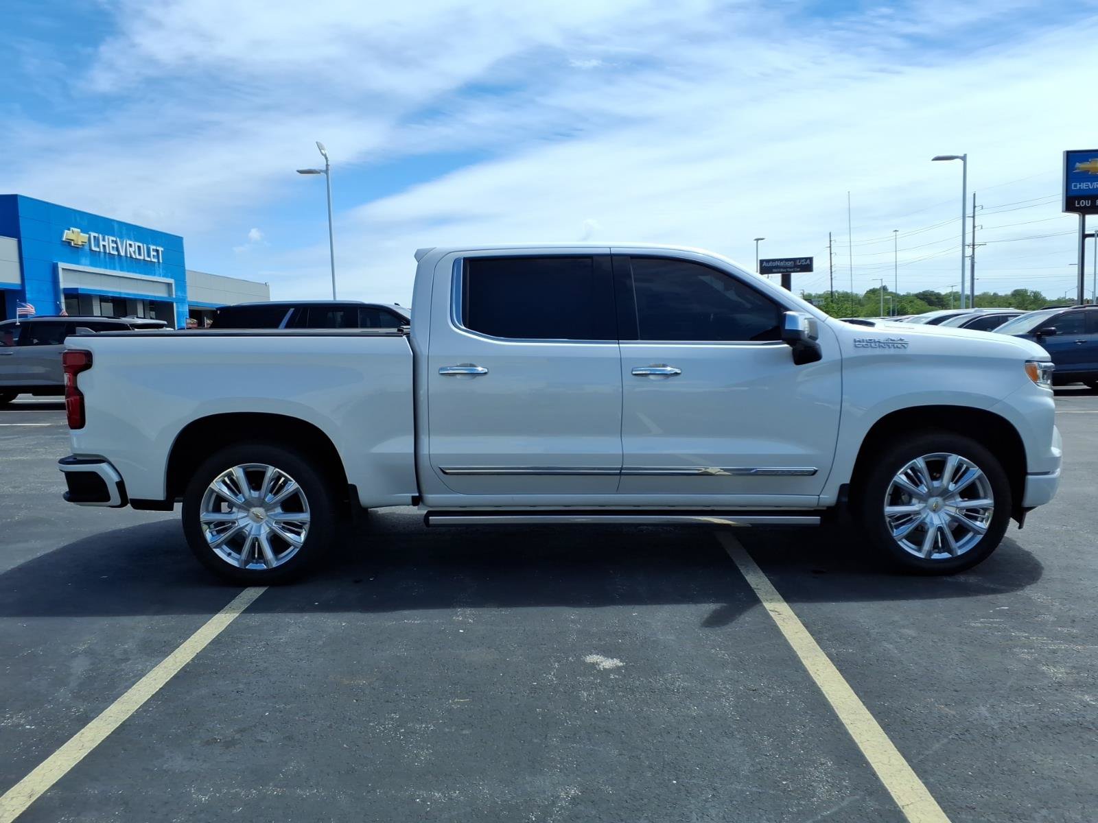 Used 2025 Chevrolet Silverado 1500 High Country AWD/4WD image 29