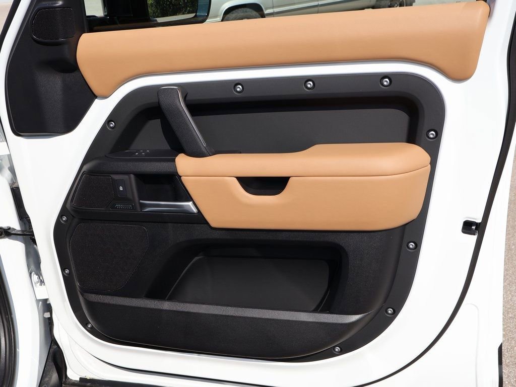 New 2025 Land Rover Defender 130 V8 image 11