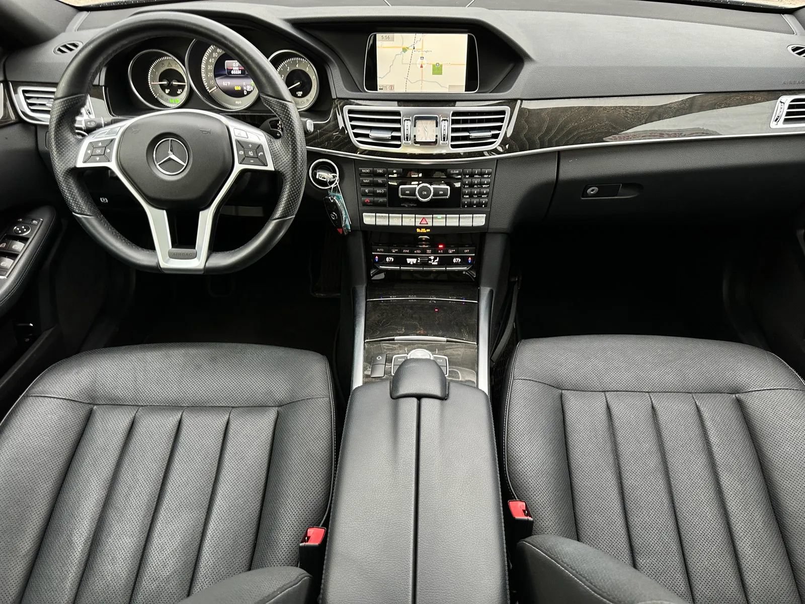 Used 2014 Mercedes-Benz E 550 4MATIC Sedan image 25