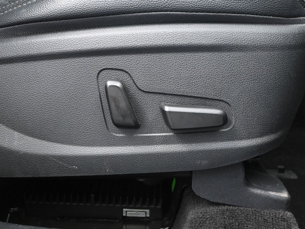 Used 2020 Hyundai Santa Fe Limited image 53