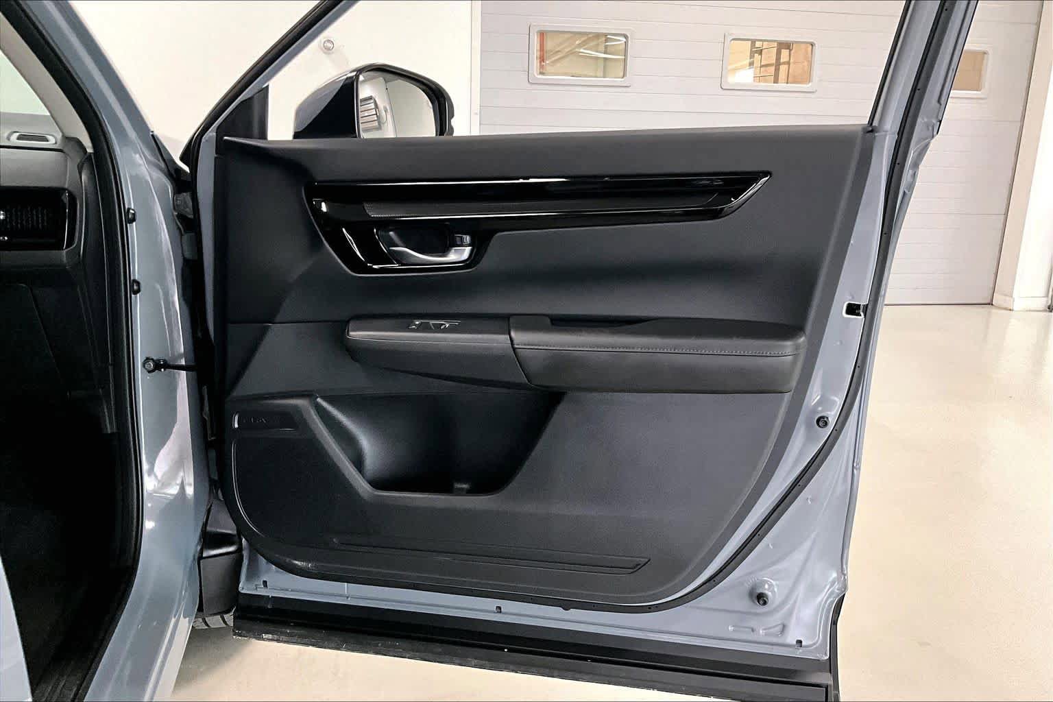 Used 2025 Honda CR-V EX-L image 26