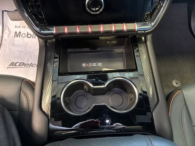 Used 2025 GMC Yukon AT4 w/ AT4 Premium Plus Package AWD/4WD image 25