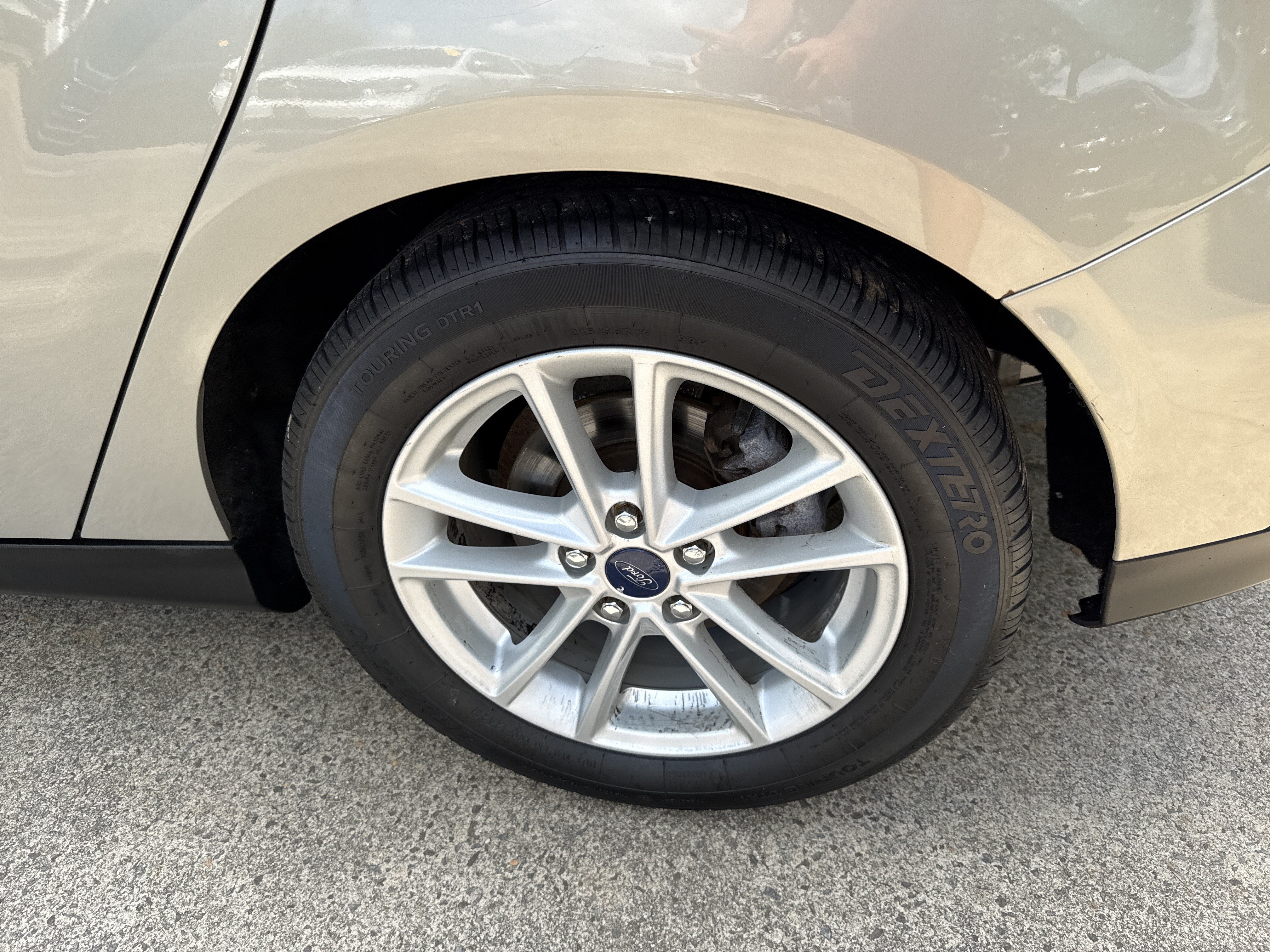 Used 2016 Ford Focus SE w/ SE Power Seat Package FWD image 19