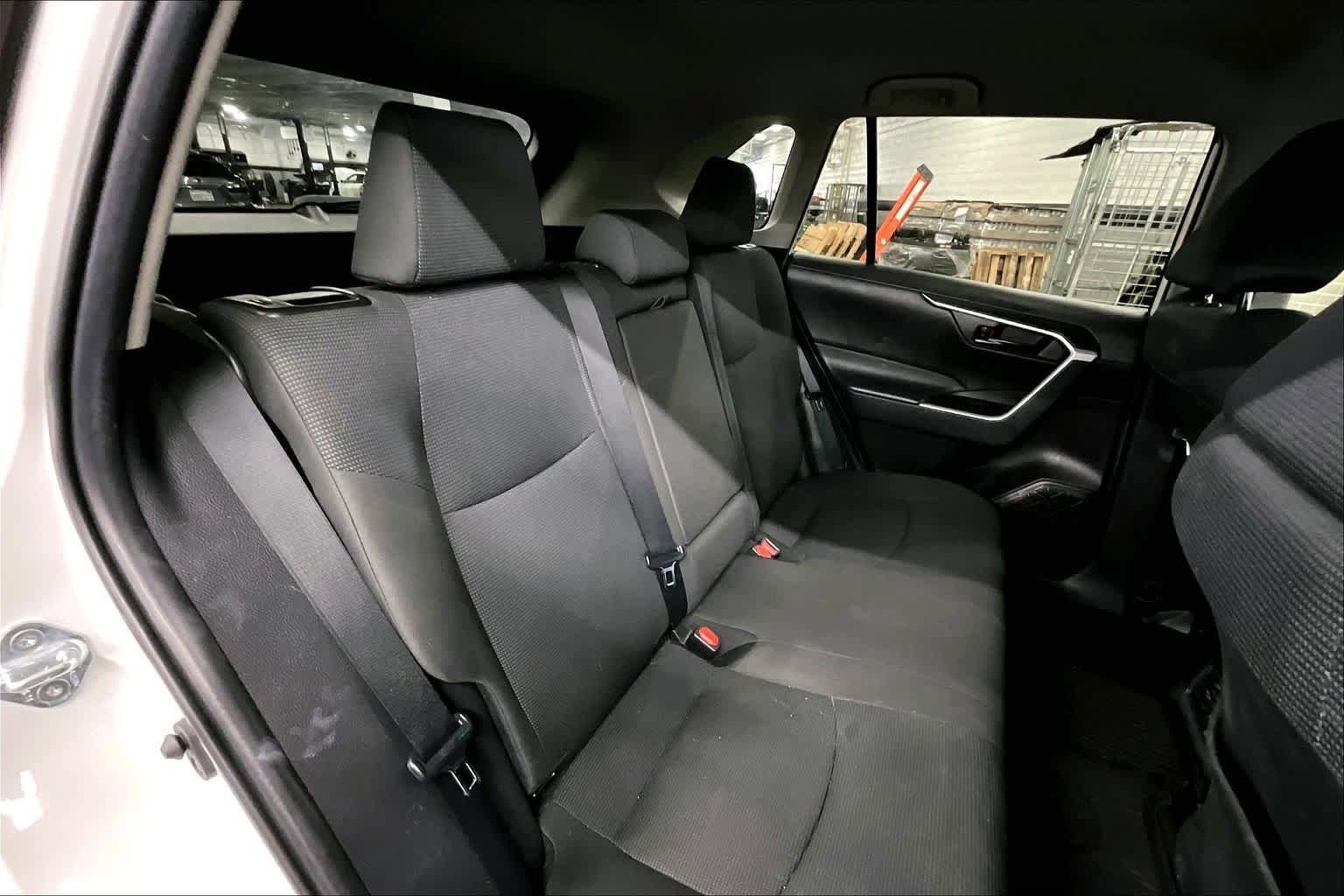 Used 2023 Toyota RAV4 LE AWD/4WD image 20
