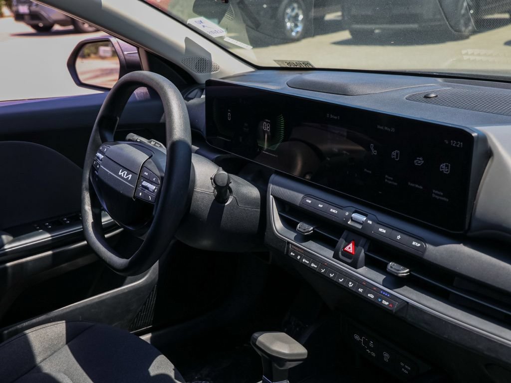 Used 2025 Kia K4 FWD image 19
