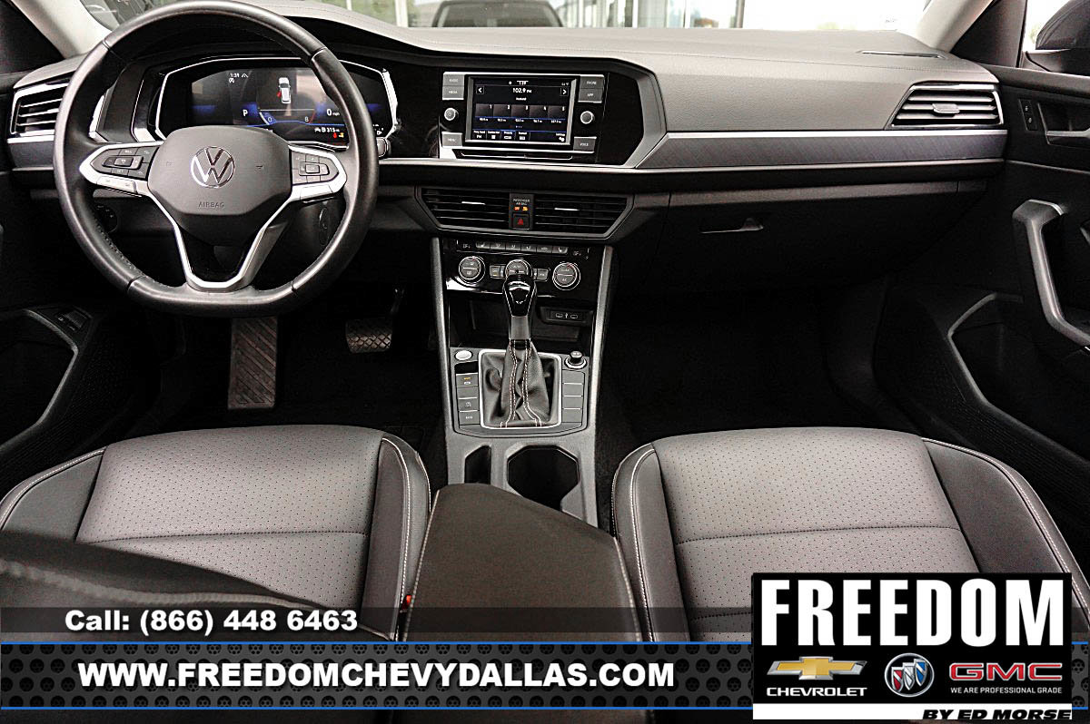 Used 2024 Volkswagen Jetta SE FWD image 7