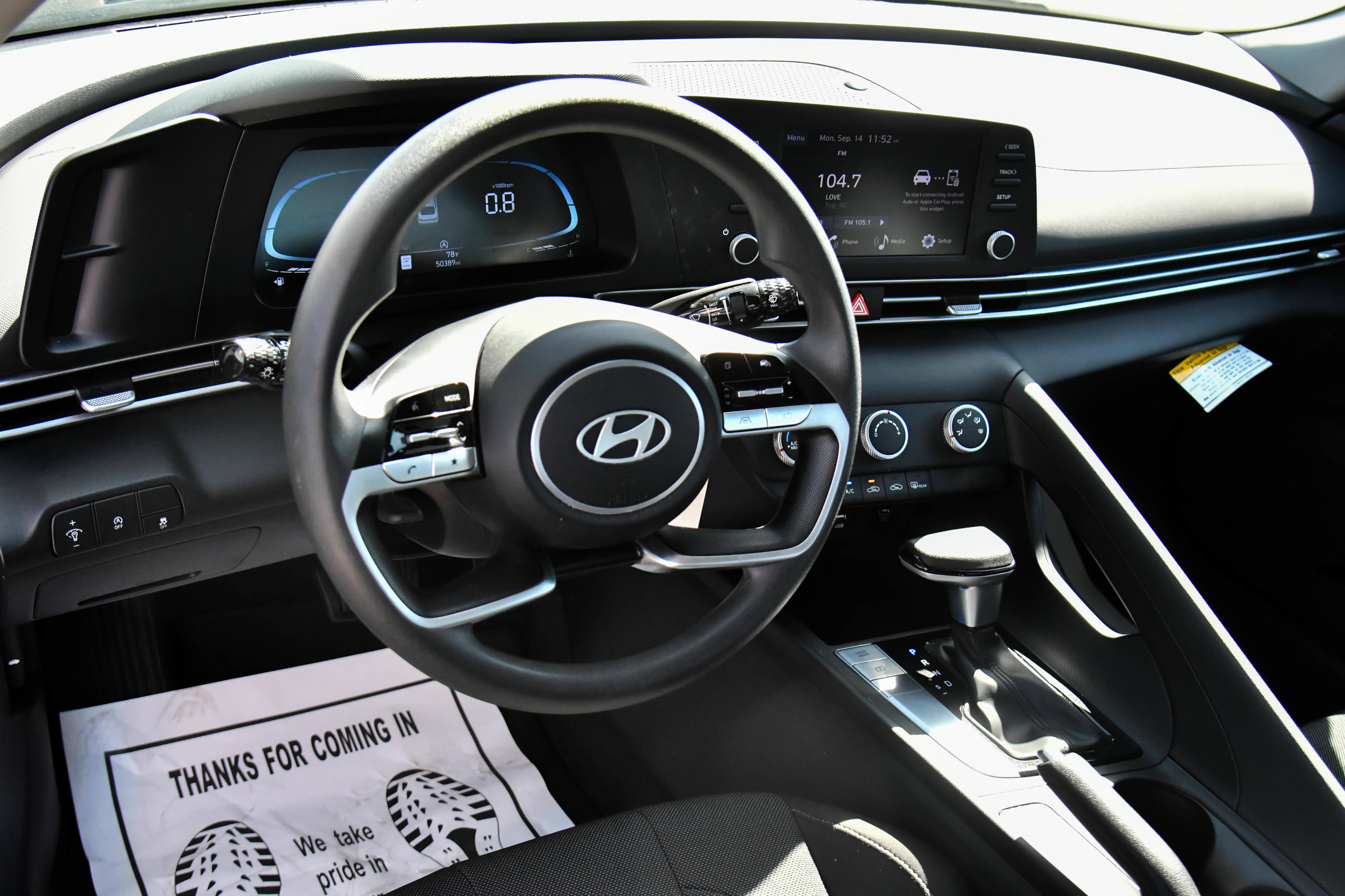 Used 2024 Hyundai Elantra SE FWD image 14