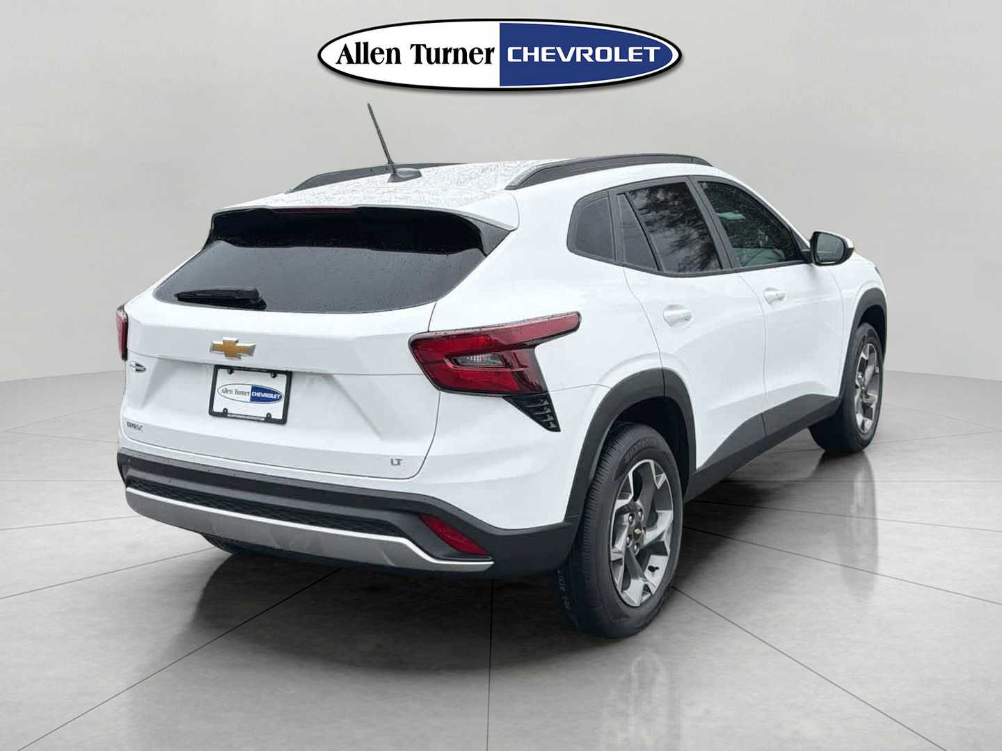 New 2026 Chevrolet Trax LT w/ Driver Confidence Package FWD image 4