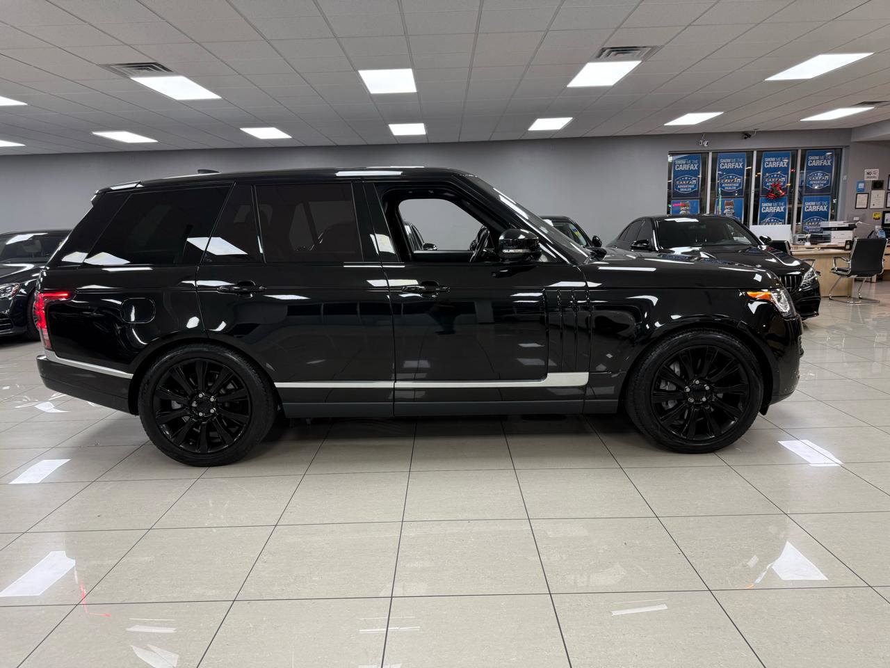 Used 2017 Land Rover Range Rover Supercharged image 7