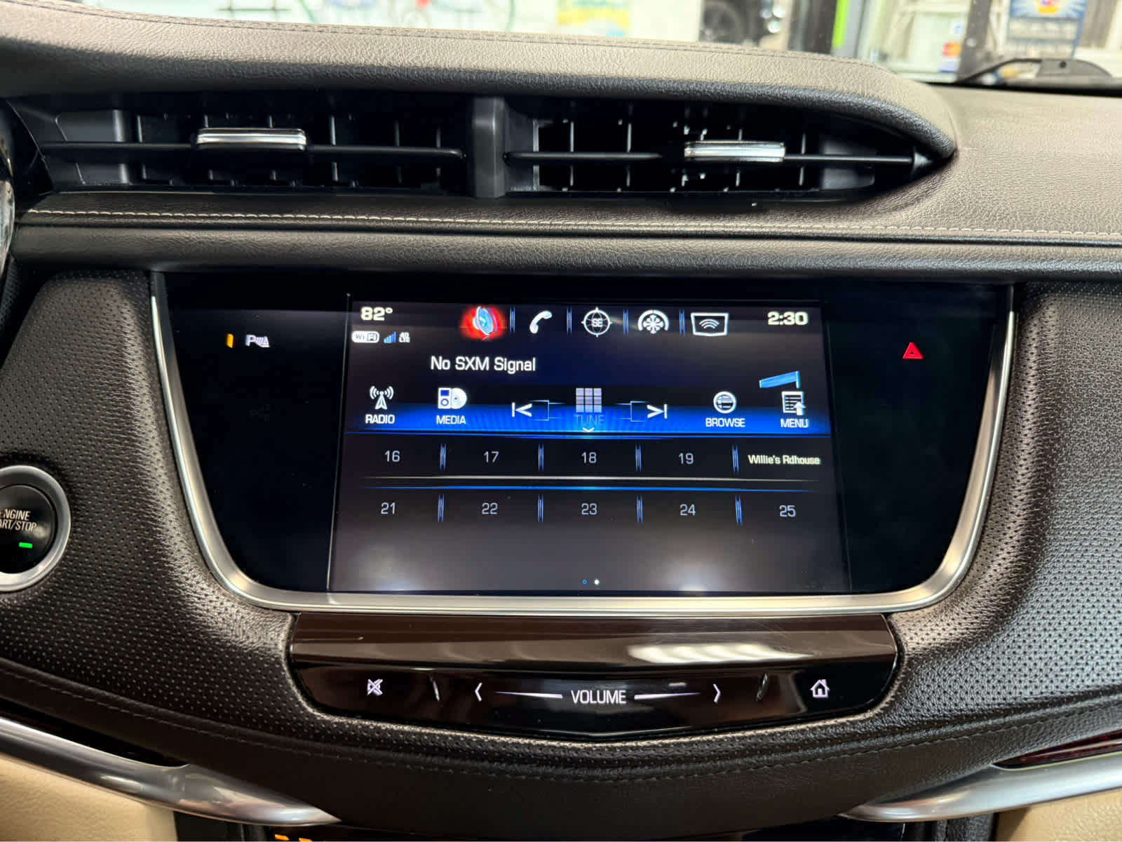 Used 2018 Cadillac XT5 Premium Luxury AWD/4WD image 19