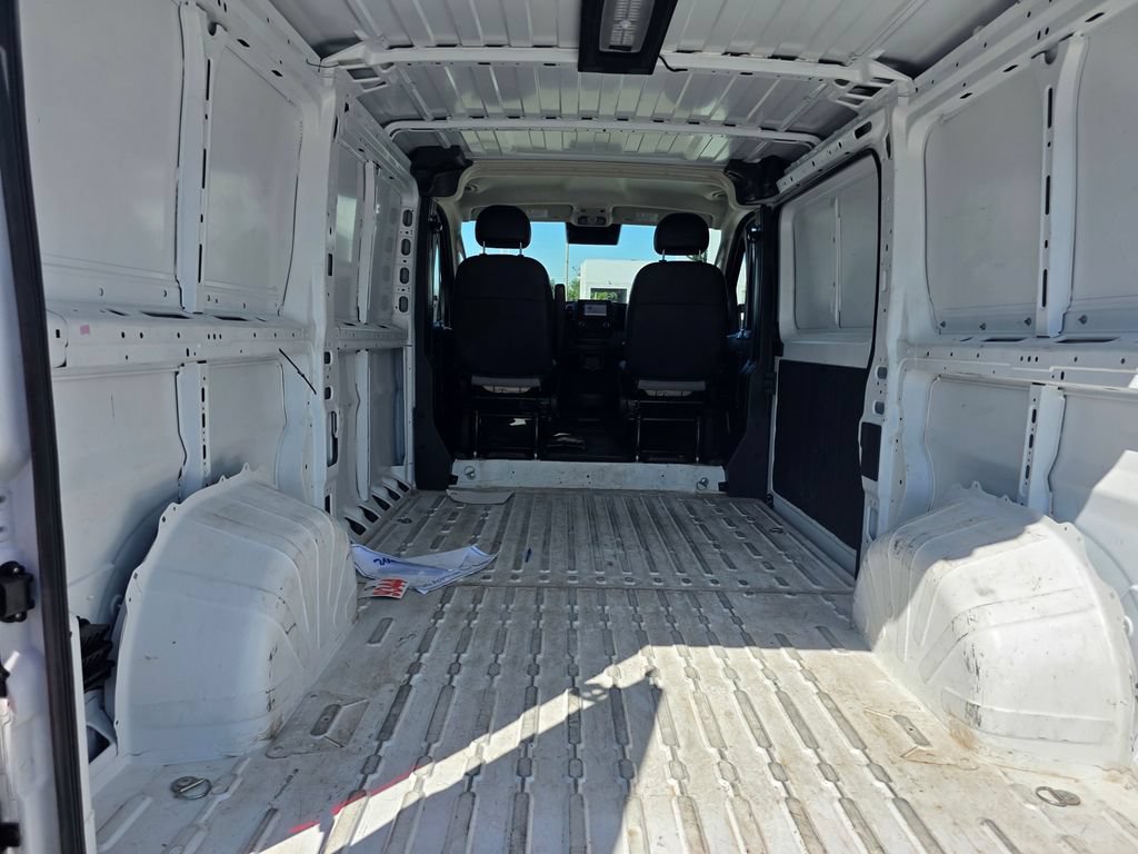 Used 2025 RAM ProMaster 2500 w/ Convenience Group FWD image 12