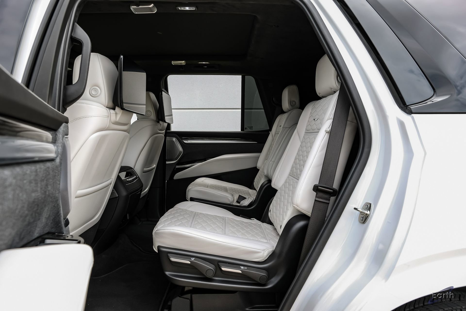 Used 2025 Cadillac Escalade V w/ LPO, ONYX Package AWD/4WD image 80
