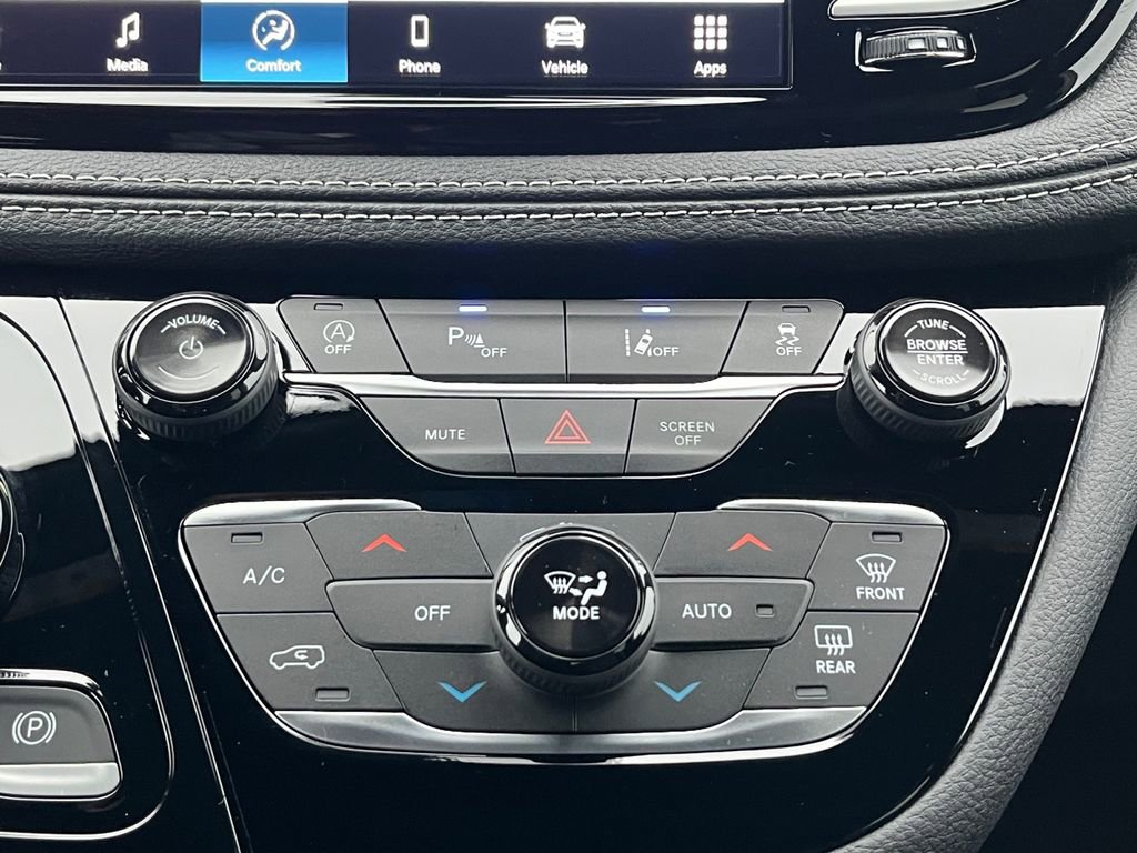 New 2026 Chrysler Pacifica Select image 4