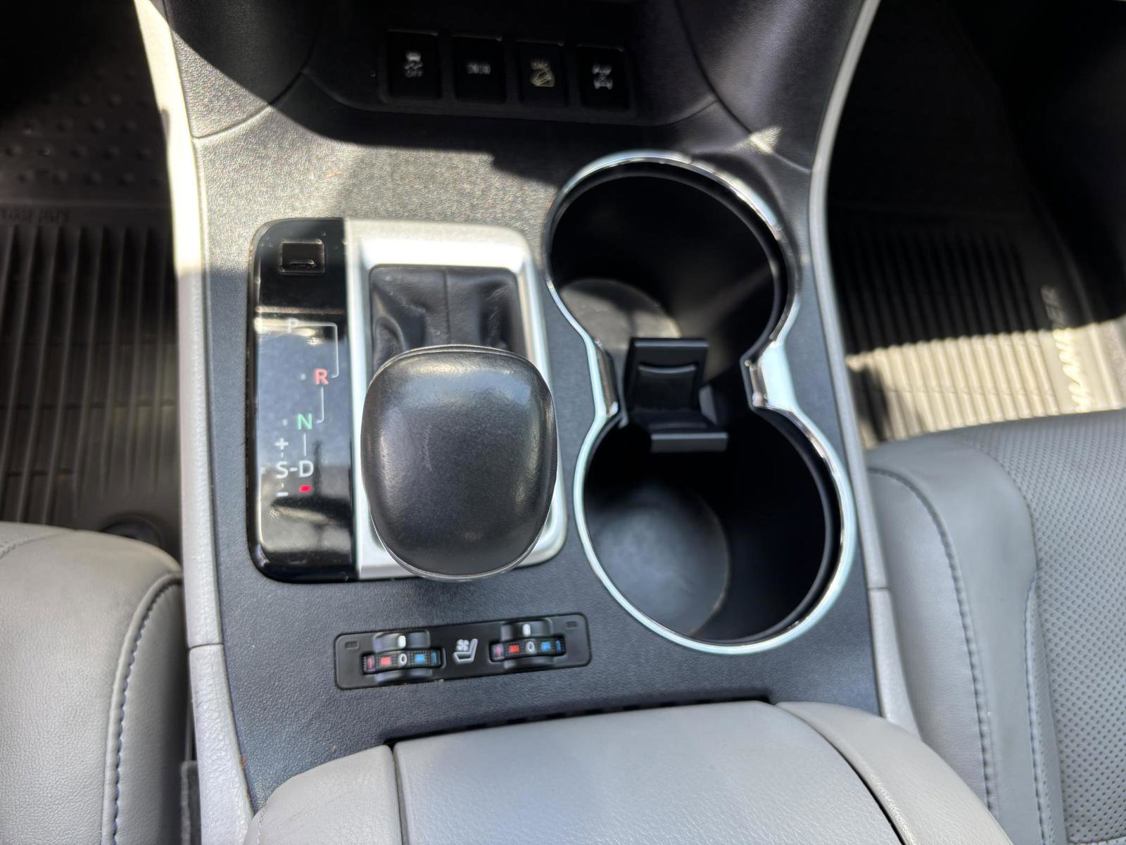 Used 2016 Toyota Highlander Limited Platinum image 39