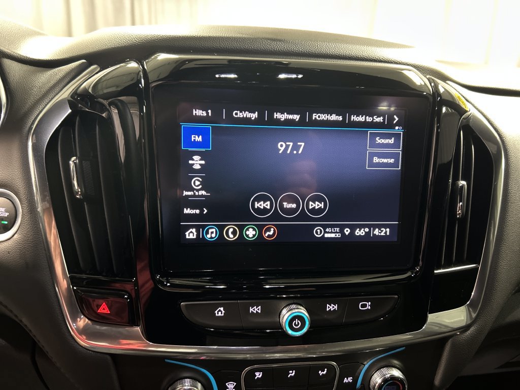 Used 2023 Chevrolet Traverse LT FWD image 17