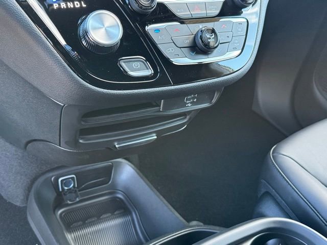 New 2026 Chrysler Pacifica Select FWD image 19