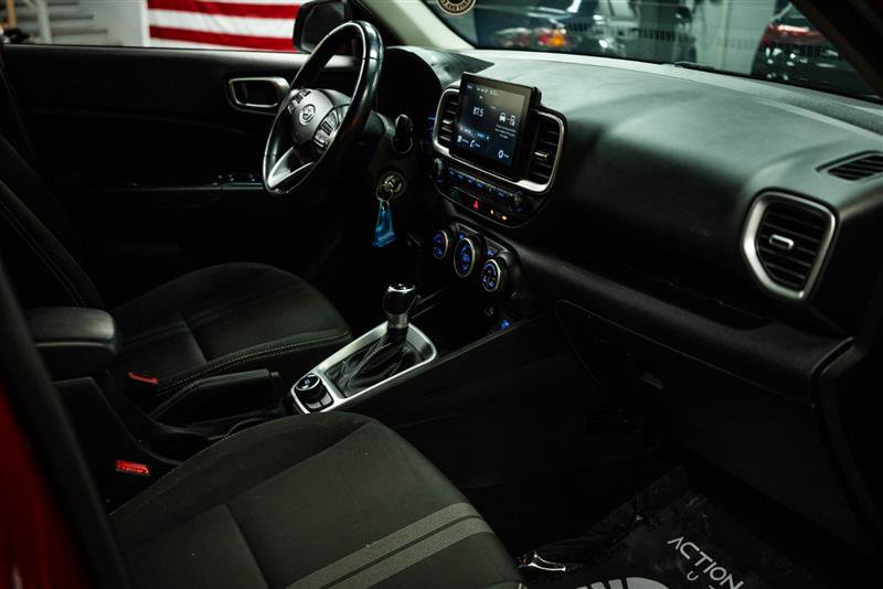 Used 2021 Hyundai Venue SEL image 12