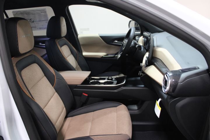 New 2026 Chevrolet Equinox ACTIV AWD/4WD image 24
