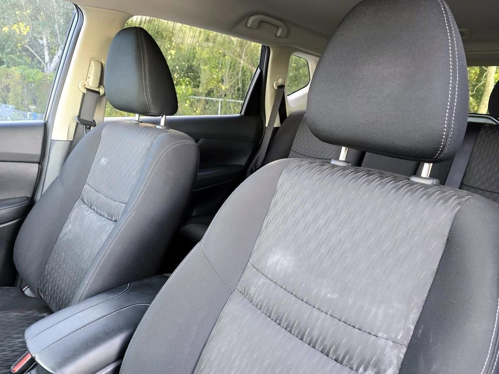 Used 2020 Nissan Rogue SV image 21