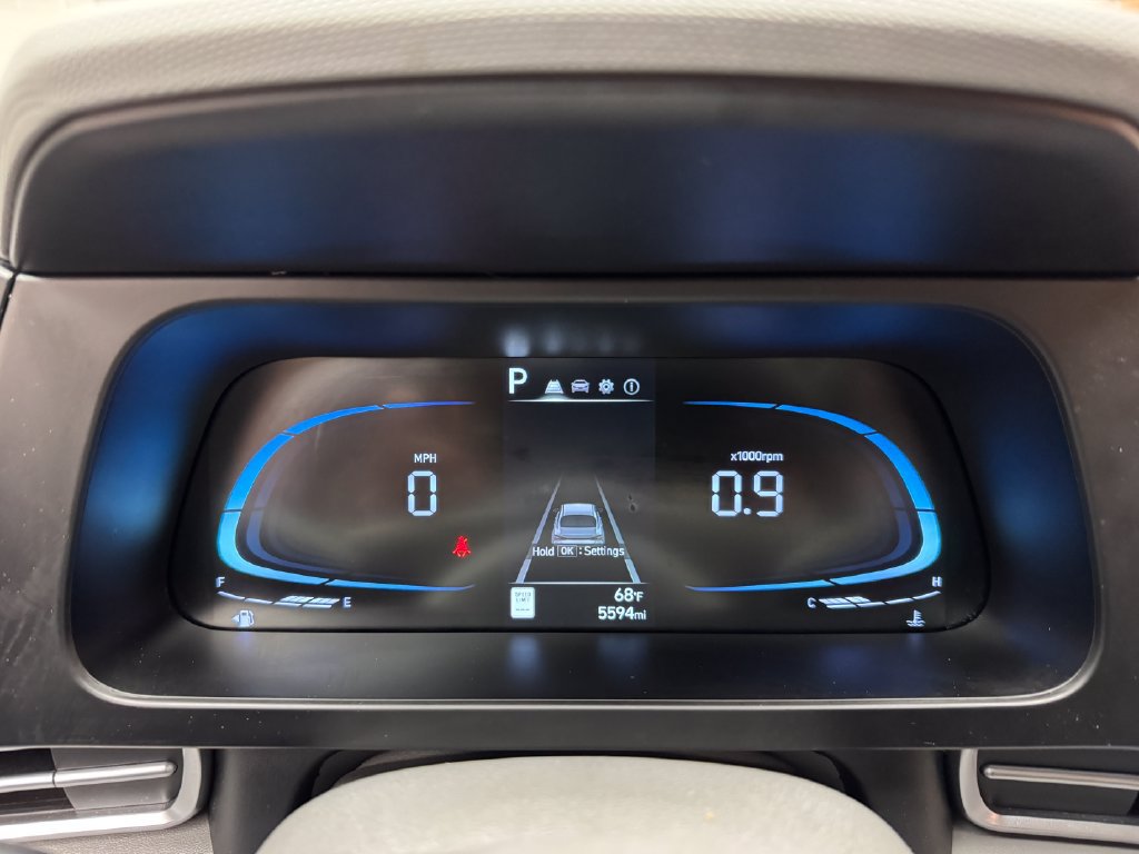 Used 2025 Hyundai Elantra Sport FWD image 14