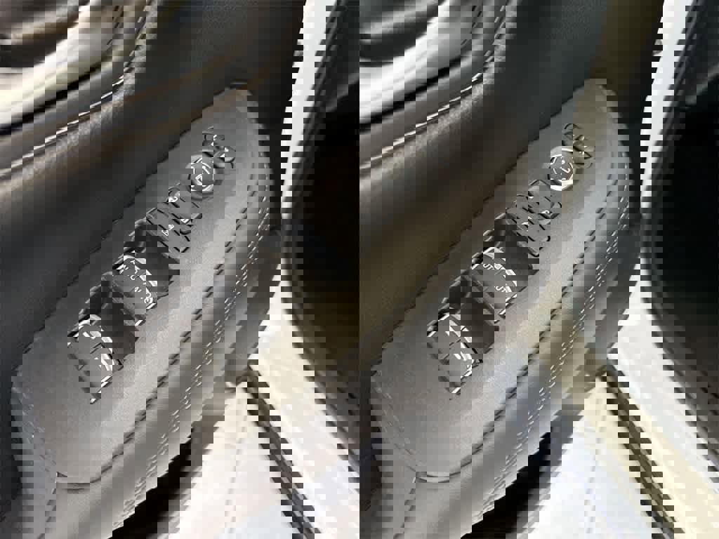 Certified 2024 Honda HR-V EX-L image 17