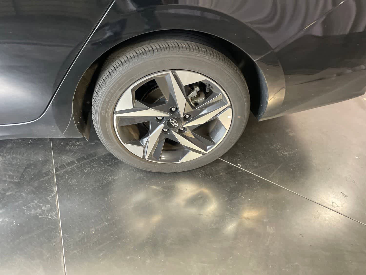 Used 2023 Hyundai Elantra SEL w/ Convenience Package FWD image 8