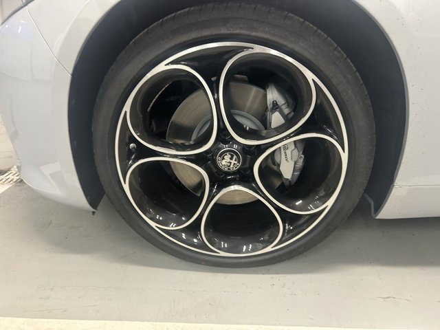 New 2025 Alfa Romeo Giulia AWD w/ Driving Assist Package image 9
