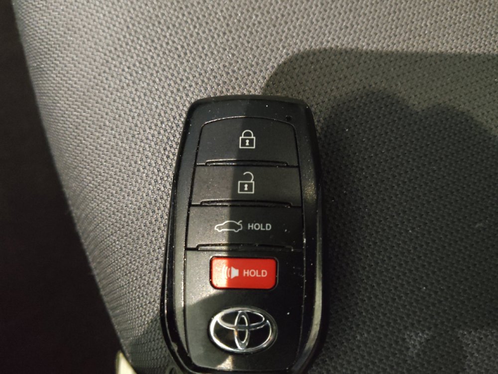 Used 2025 Toyota Corolla LE w/ Convenience Package FWD image 32