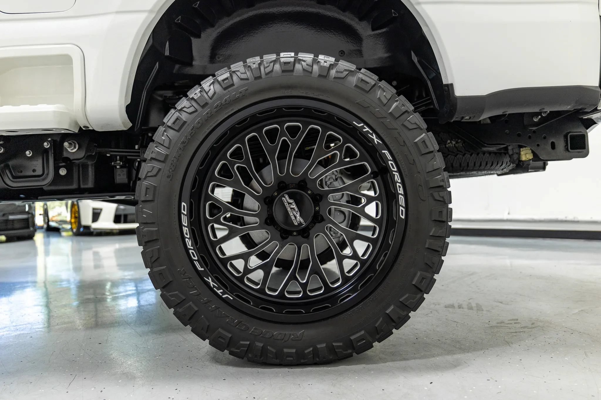 Used 2025 Ford F250 Platinum AWD/4WD image 16