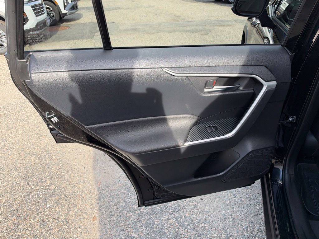 Used 2019 Toyota RAV4 XLE Premium w/ Cold Weather Package AWD/4WD image 16