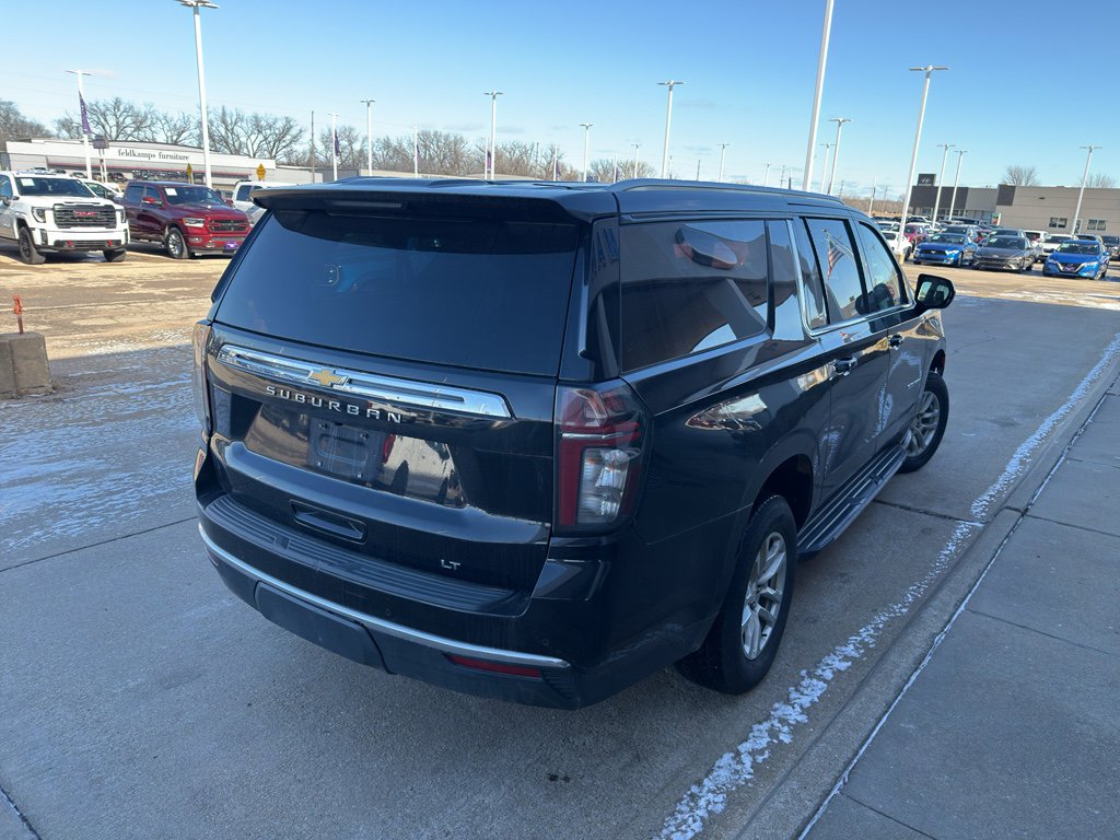Used 2023 Chevrolet Suburban LT image 5