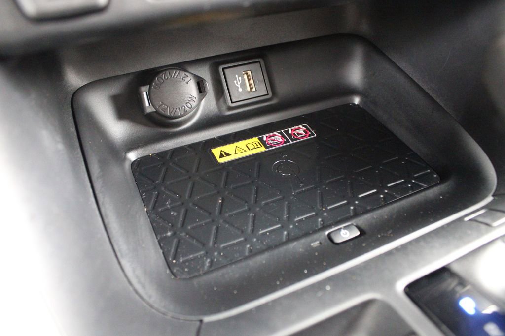 Used 2023 Toyota RAV4 XLE Premium AWD/4WD image 7