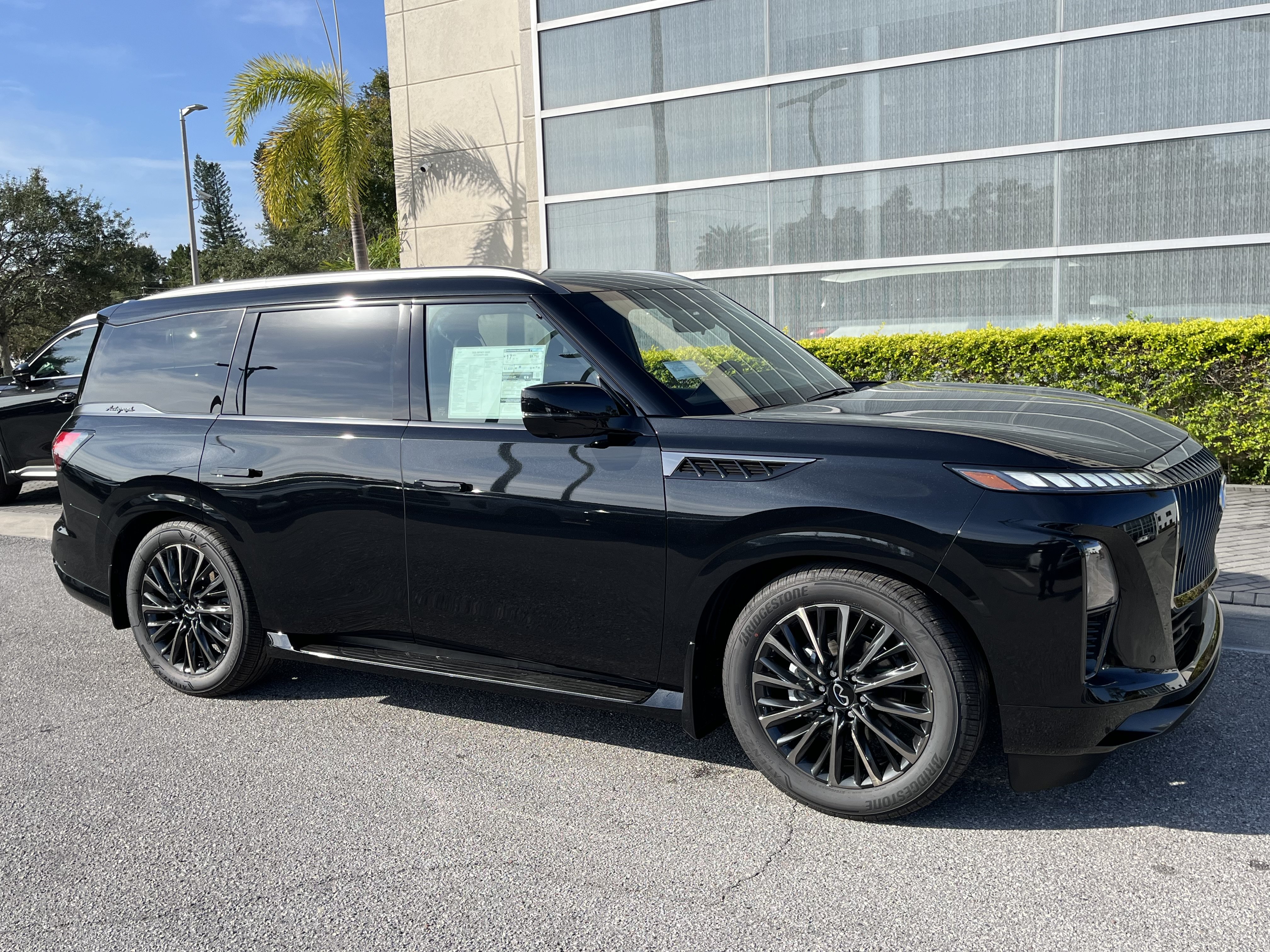 Certified 2026 INFINITI QX80 Autograph w/ Premium Cargo Package AWD/4WD image 8