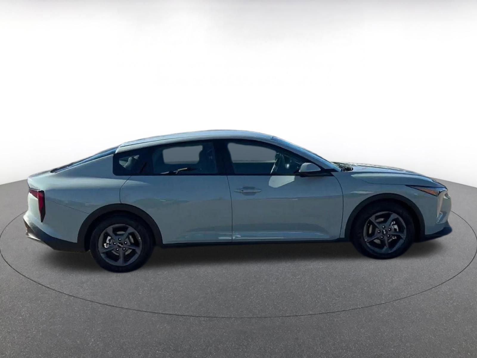 Used 2025 Kia K4 LXS image 16