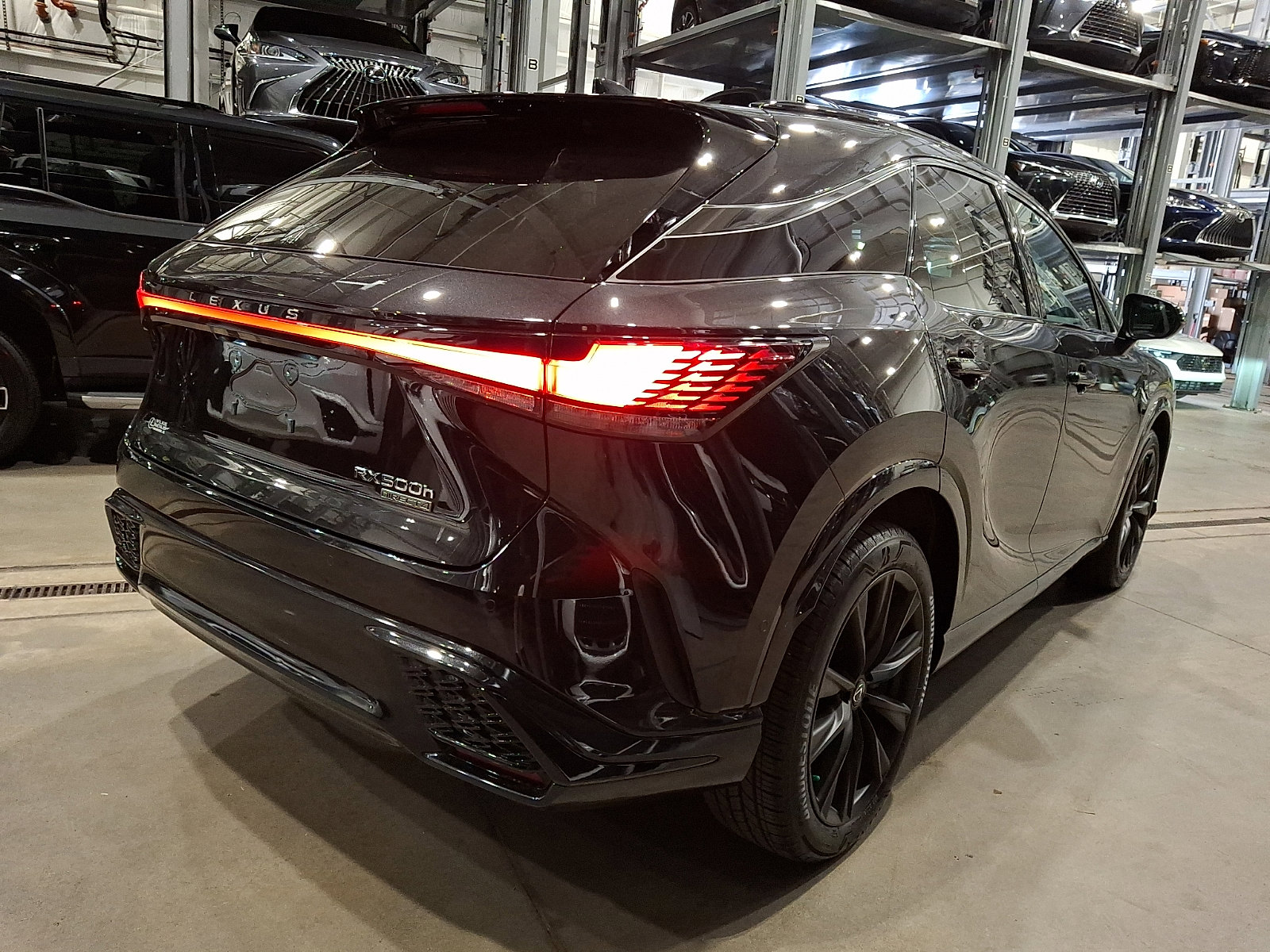 Certified 2024 Lexus RX 500h F Sport w/ Convenience Package image 4