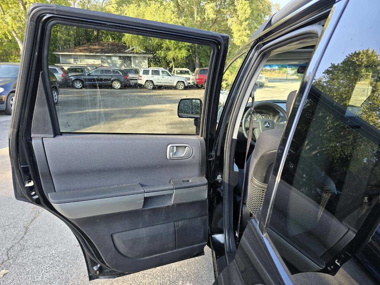 Used 2004 Mitsubishi Endeavor XLS image 13