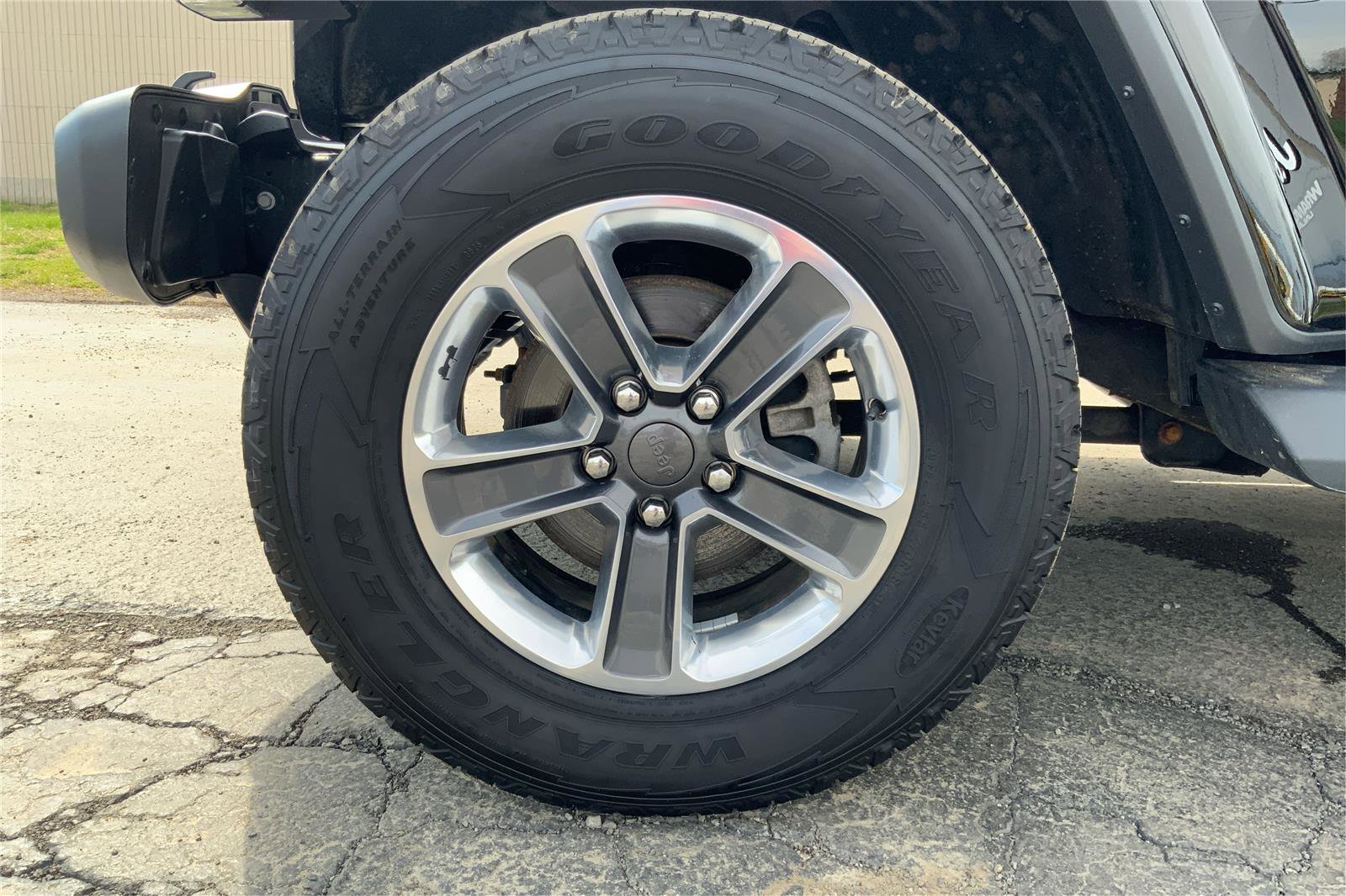 Used 2019 Jeep Wrangler Unlimited Sahara w/ Dual Top Group image 30