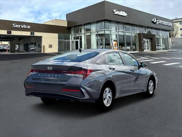 New 2026 Hyundai Elantra SE FWD image 7
