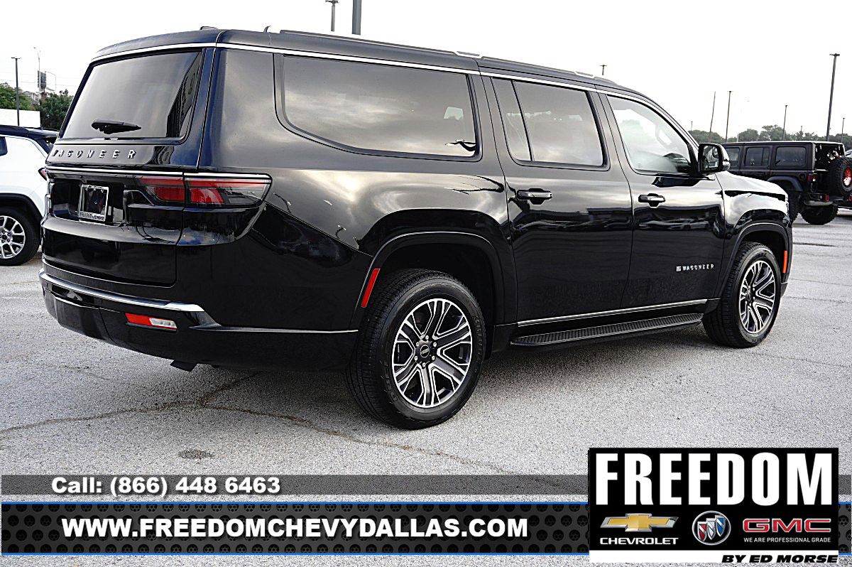 Used 2025 Jeep Wagoneer L Series II AWD/4WD image 38