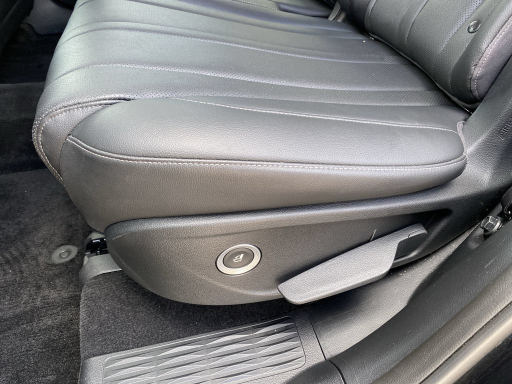 Used 2025 Genesis GV80 2.5T Standard AWD/4WD image 30