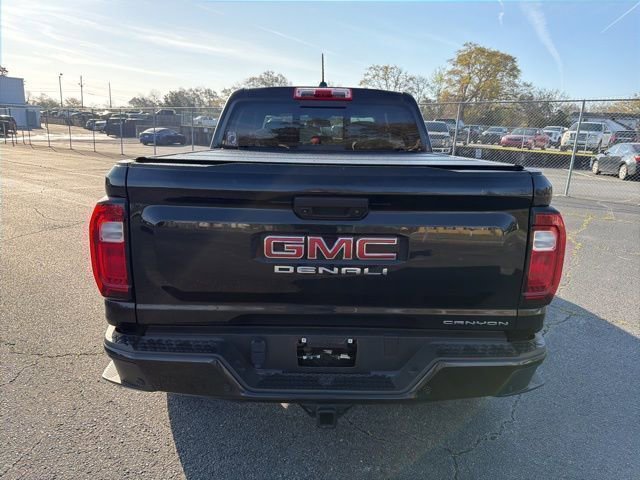Used 2024 GMC Canyon Denali image 3