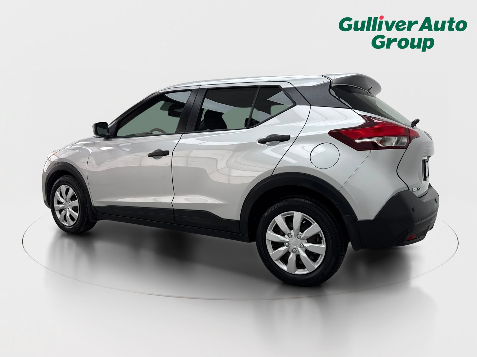Used 2020 Nissan Kicks S FWD image 4