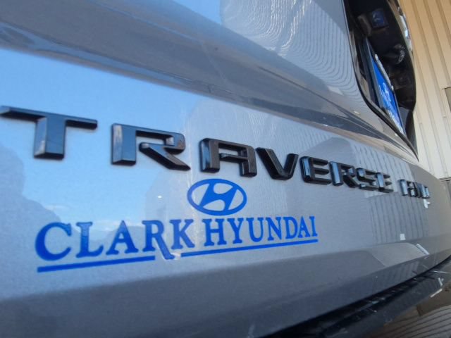 Used 2024 Chevrolet Traverse RS AWD/4WD image 39